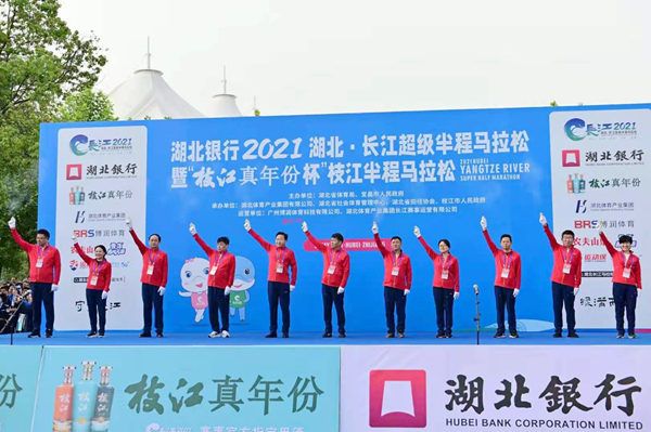 鳴槍.jpg 鳴槍.jpg